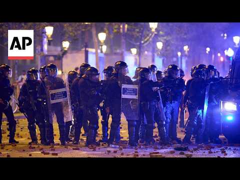 protestors-clash-with-police-in-barcelona-as-thousands-attend-spain-housing-protests