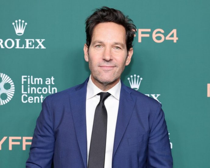no-phones,-more-fun:-paul-rudd-praises-old-school-movie-set