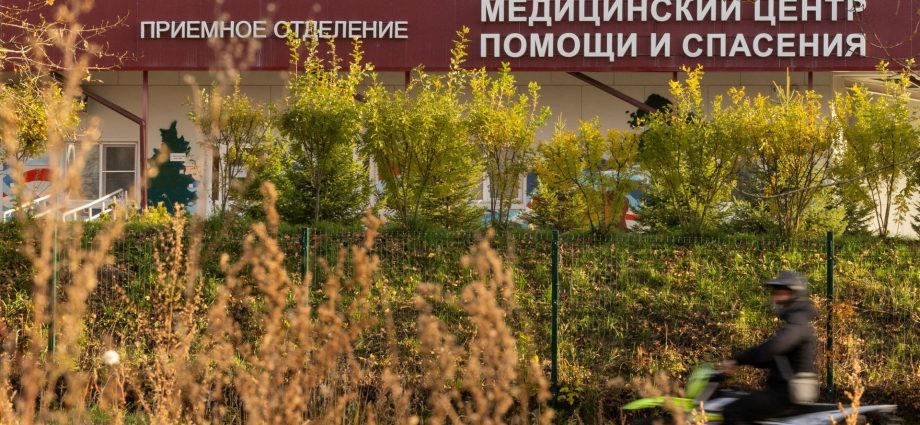 russia-plague-quarantine-following-lab-death:-should-we-be-worried?