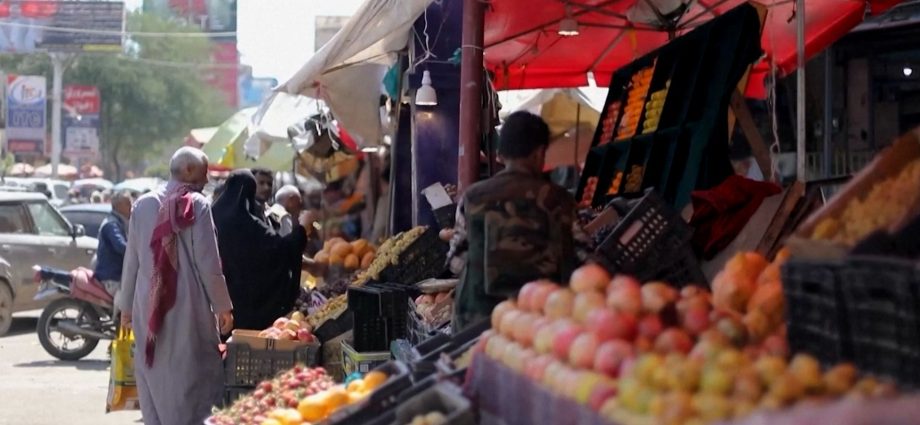 yemen’s-taiz-residents-fear-food-and-fuel-crisis-amid-fighting