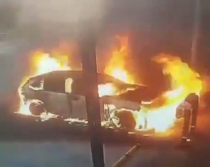 electric-car-bursts-into-flames-at-charging-station-in-turkiye