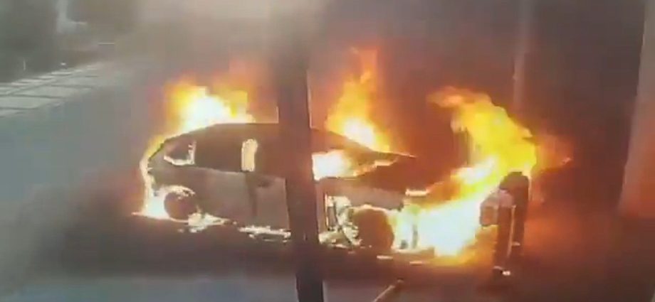 electric-car-bursts-into-flames-at-charging-station-in-turkiye