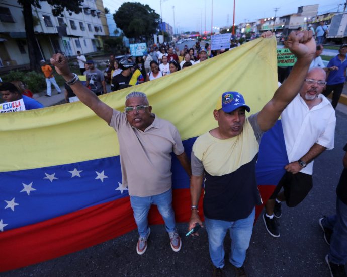 ‘we-are-desperate’:-venezuela’s-power-cuts-fuel-growing-public-anger