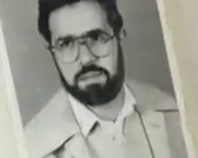 syrian-embassy-returns-seized-passport-after-43-years