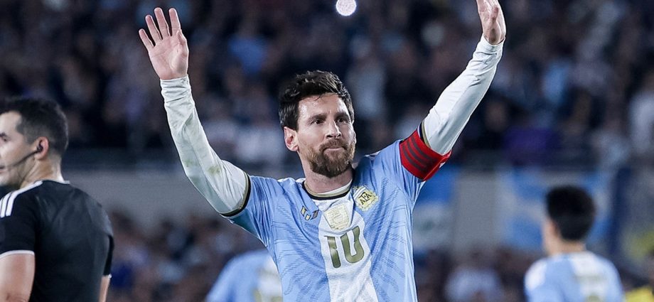 lionel-messi-scores-in-emotional-argentina-farewell