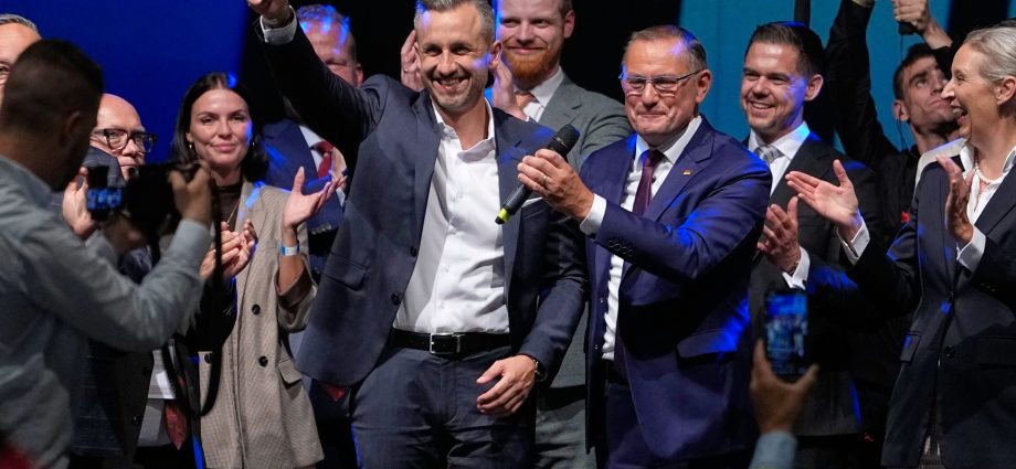germany’s-merz-vows-to-fight-‘extremism’-after-afd,-far-left-election-gains