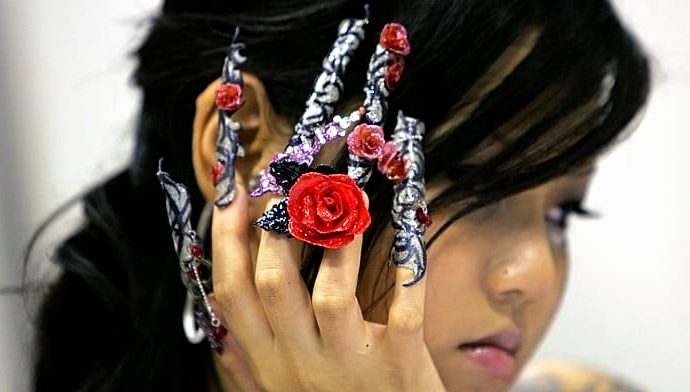 fantasy-worlds-come-to-life-on-nails-at-london-nail-art-competition