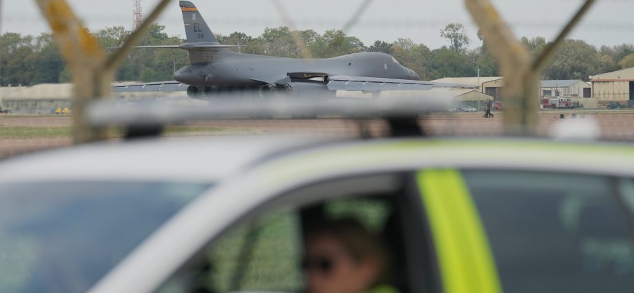 british-police-arrest-seventh-person-in-suspected-terror-plot-against-us-air-base