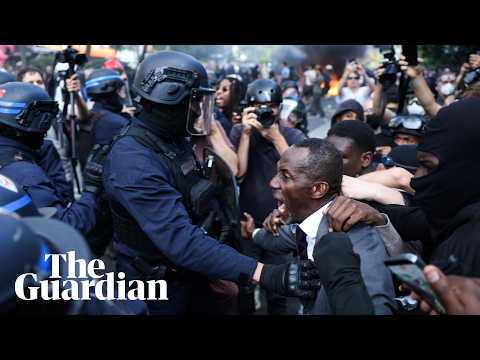 french-mayor-teargassed-after-shielding-student-protesters-from-police