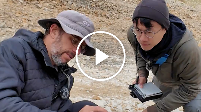 melting-ice-reveals-artifacts-in-the-swiss-alps