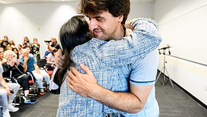moment-us-scientist-tells-his-children-he-won-the-nobel-prize