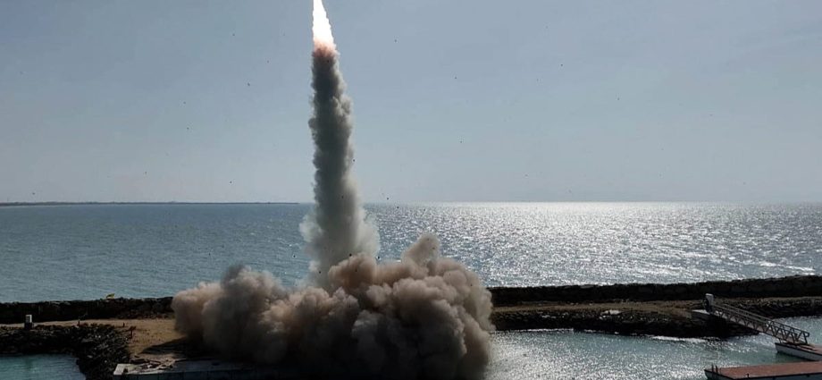 iran-strikes-tankers-outside-hormuz-in-signs-of-expanding-campaign