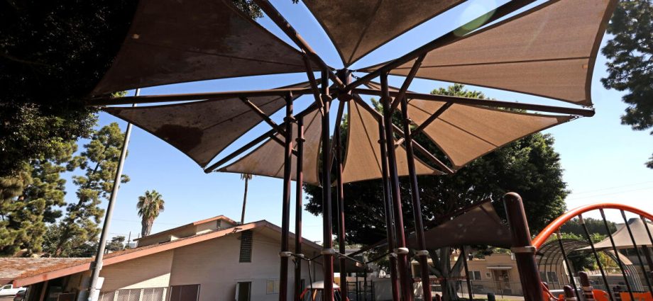 can-pop-up-shade-sails-and-tents-relieve-la.-in-blistering-heat-waves?