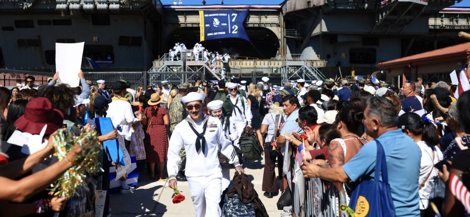uss-lincoln-returns-to-us-after-long-deployment-supporting-war-on-iran
