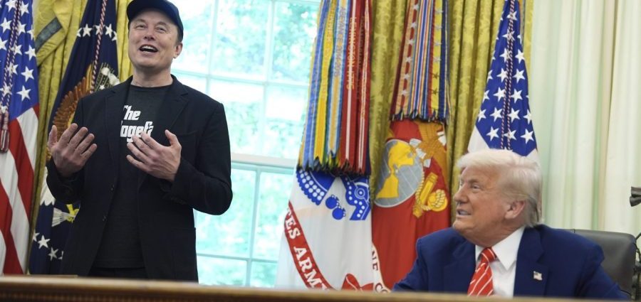 the-traitor’s-rekindled-alliance-with-elon-musk-on-display-at-medal-ceremony