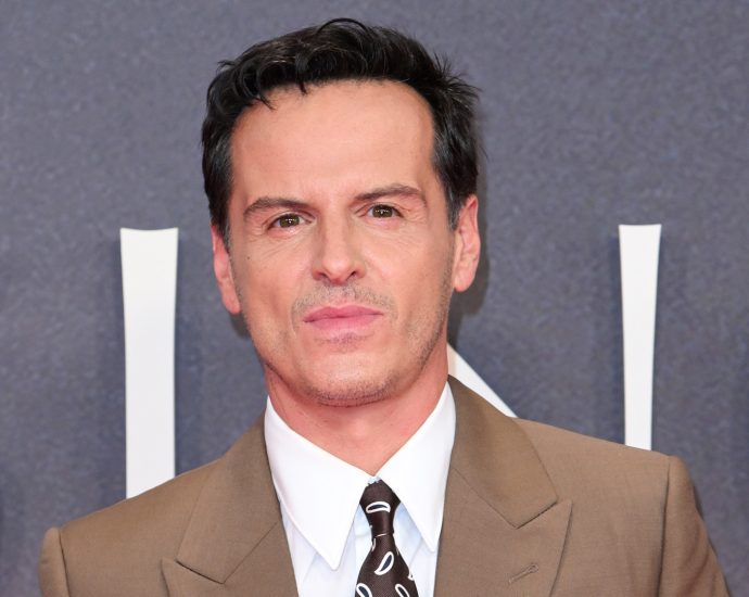 andrew-scott-says-movies-about-the-aids-crisis-still-matter:-‘the-shame-does-not-lie-with-the-gay-people’