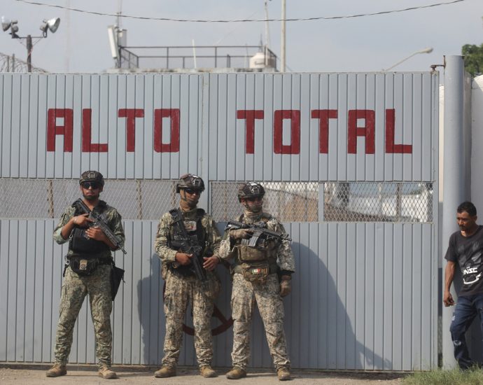 mexico-prison-clash-in-strife-torn-sinaloa-state-leaves-10-dead