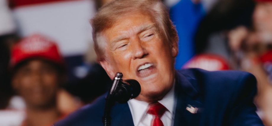 the-traitor-goes-full-damage-control-on-la-san-diego-comment-at-texas-rally