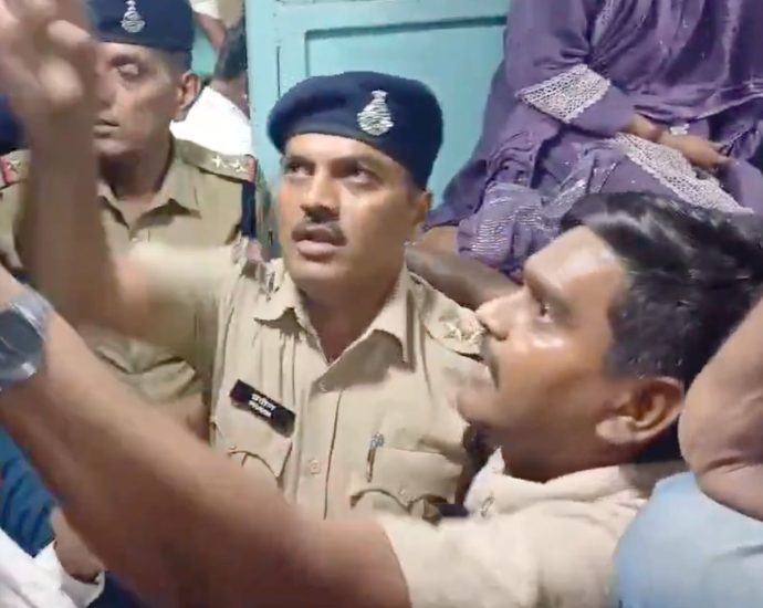 india’s-cockroach-party-says-members-detained-ahead-of-protest
