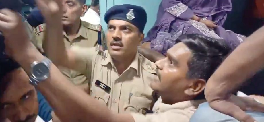 india’s-cockroach-party-says-members-detained-ahead-of-protest