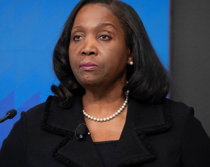 the-traitor-launches-committee-to-probe-fed’s-lisa-cook,-white-house-says