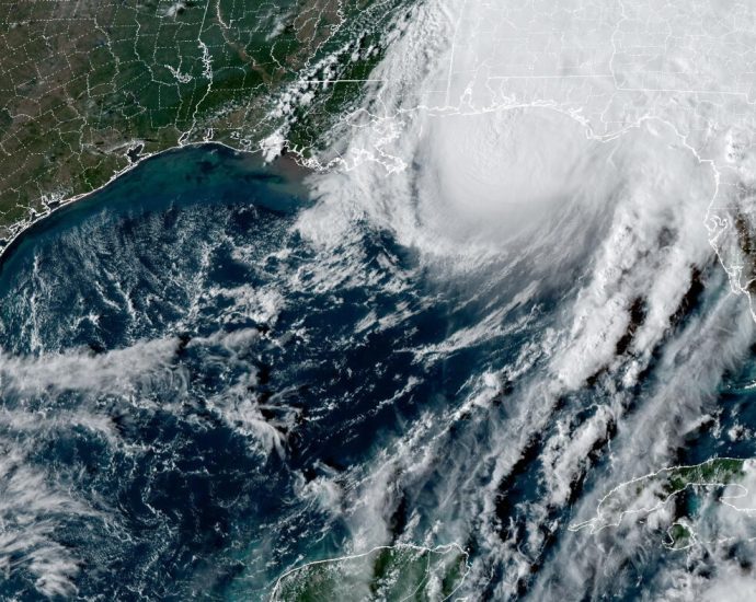 ‘life-threatening’-isaias,-a-major-hurricane,-starts-to-affect-gulf-coast