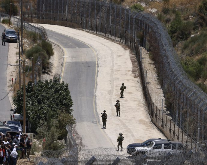 israeli-drone-attack-wounds-six-in-lebanon-near-syria-border