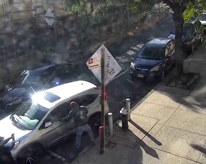 cctv-footage-shows-ice-shooting-in-new-york