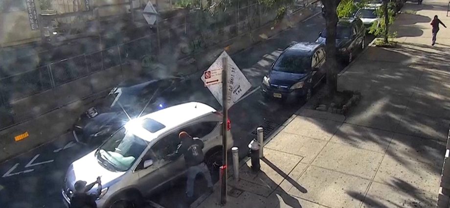 cctv-footage-shows-ice-shooting-in-new-york