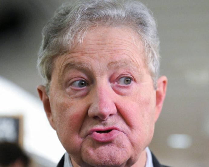 ‘we-all-taste-like-chicken’:-gop-senator-gives-bizarre-statement-about-racism