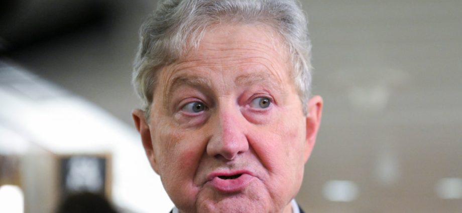 ‘we-all-taste-like-chicken’:-gop-senator-gives-bizarre-statement-about-racism