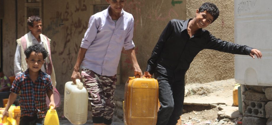 yemen’s-taiz-under-siege-again-as-food-and-fuel-prices-rise