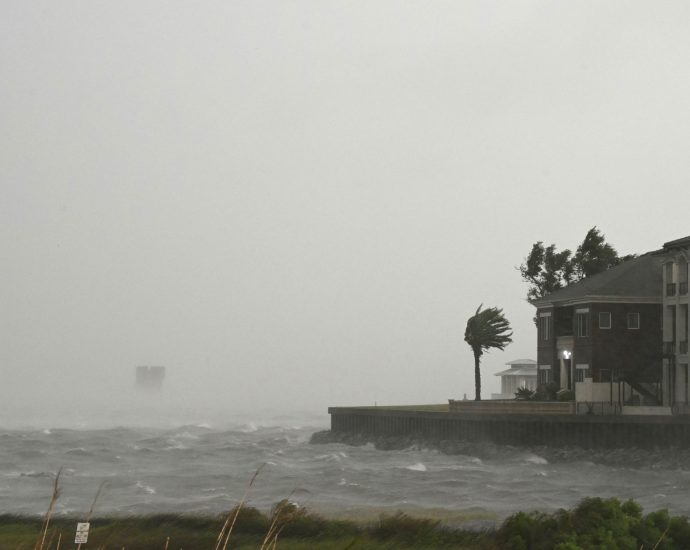 isaias-weakens-after-making-landfall-in-us-gulf-coast-as-hurricane