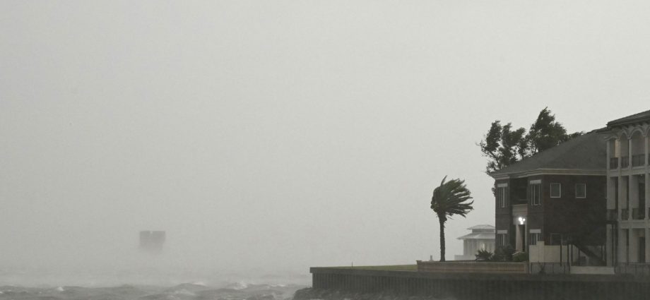 isaias-weakens-after-making-landfall-in-us-gulf-coast-as-hurricane