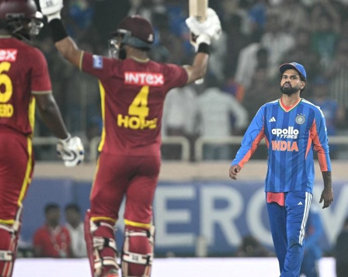 west-indies-beat-india-as-hope’s-hundred-secures-record-t20-chase