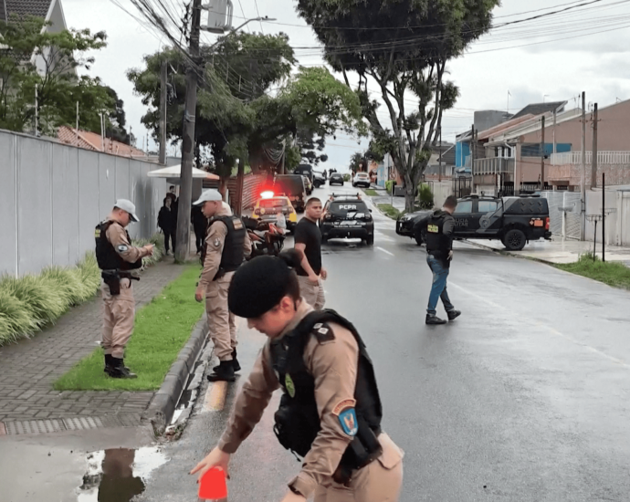suspect-killed-after-13-kindergarteners-taken-hostage,-beaten-in-brazil