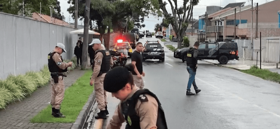 suspect-killed-after-13-kindergarteners-taken-hostage,-beaten-in-brazil