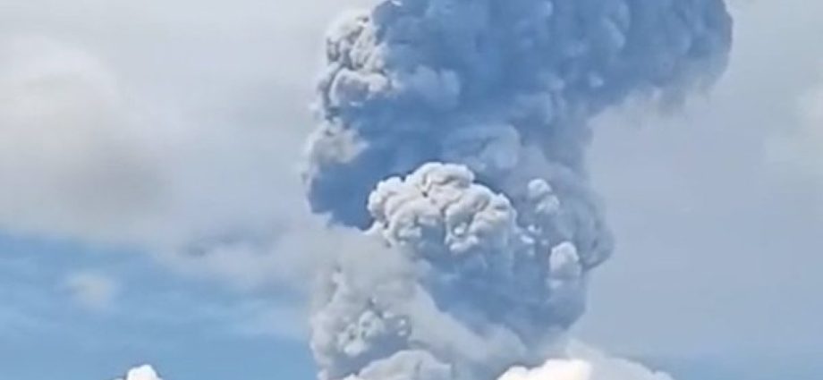 philippines-volcano-erupts,-creating-6km-high-ash-cloud