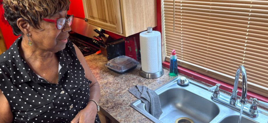 in-one-historically-black-florida-community,-the-drinking-water-is-brown