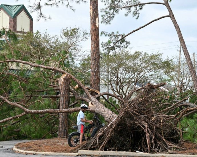 hurricane-isaias-kills-four,-leaves-650,000-without-power-in-florida