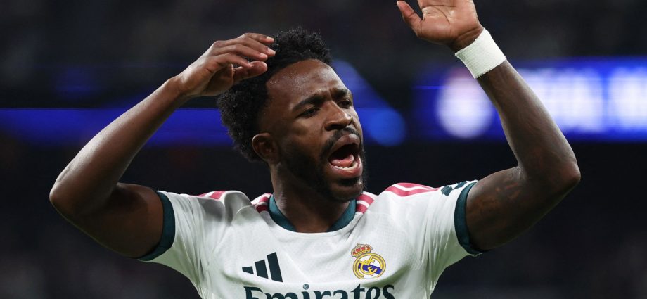 vinicius-apologises-for-hair-pull-red-card-but-could-miss-el-clasico
