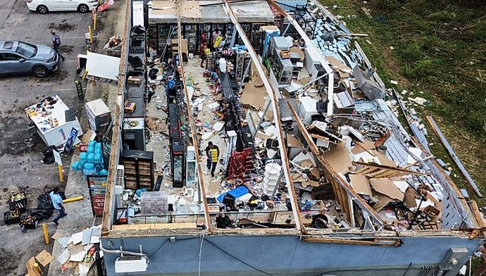 four-dead-as-isaias-continues-to-push-across-the-southeast-us,-bringing-strong-winds-and-heavy-rain