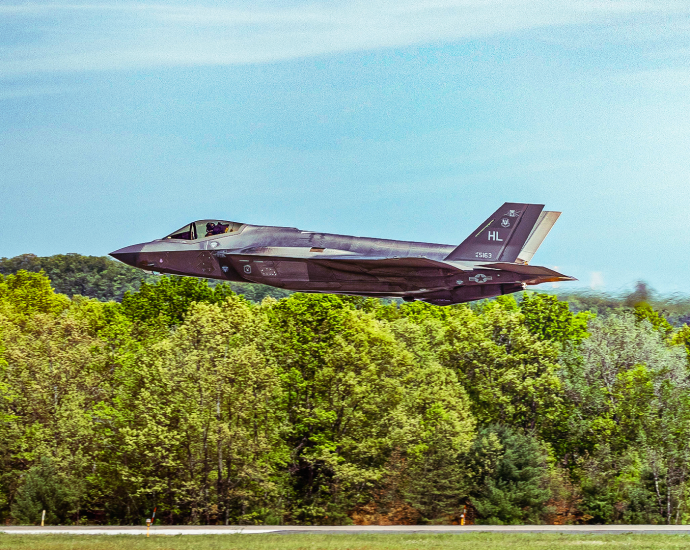 how-many-f-35s-does-the-us-air-force-fly-in-2026?