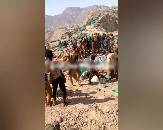 deadly-air-strike-kills-dozens-at-sudan-gold-mine-near-egypt-border