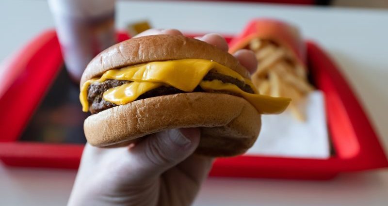 lawsuit-claims-ai-helps-drive-higher-fast-food-prices