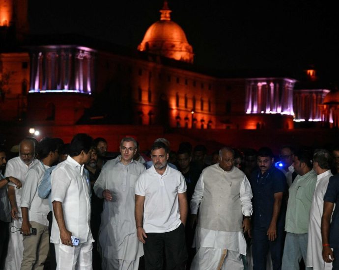 Congress march to SC to demand end to ‘vote chori’ today: Are metros, schools, and offices open today?