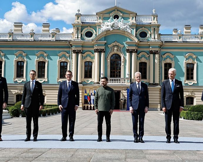 zelenskyy-rallies-allies-as-putin-stalls-in-potential-ceasefire-deal