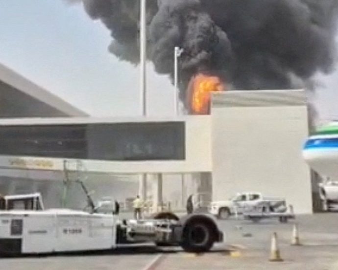 countries-warn-against-travel-to-saudi-arabia-following-houthi-attacks