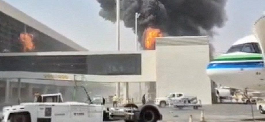 countries-warn-against-travel-to-saudi-arabia-following-houthi-attacks