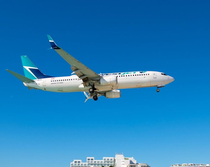 westjet-captain-calls-out-seattle-airport-after-737-burns-800-lbs-of-fuel-just-to-reach-the-runway